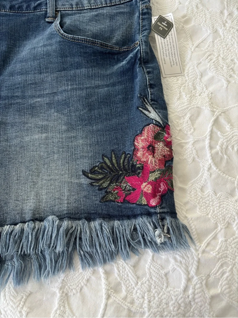 NWT Terra & Sky Boho Denim Frayed Hem Shorts with Floral Embroidery - Plus Size!